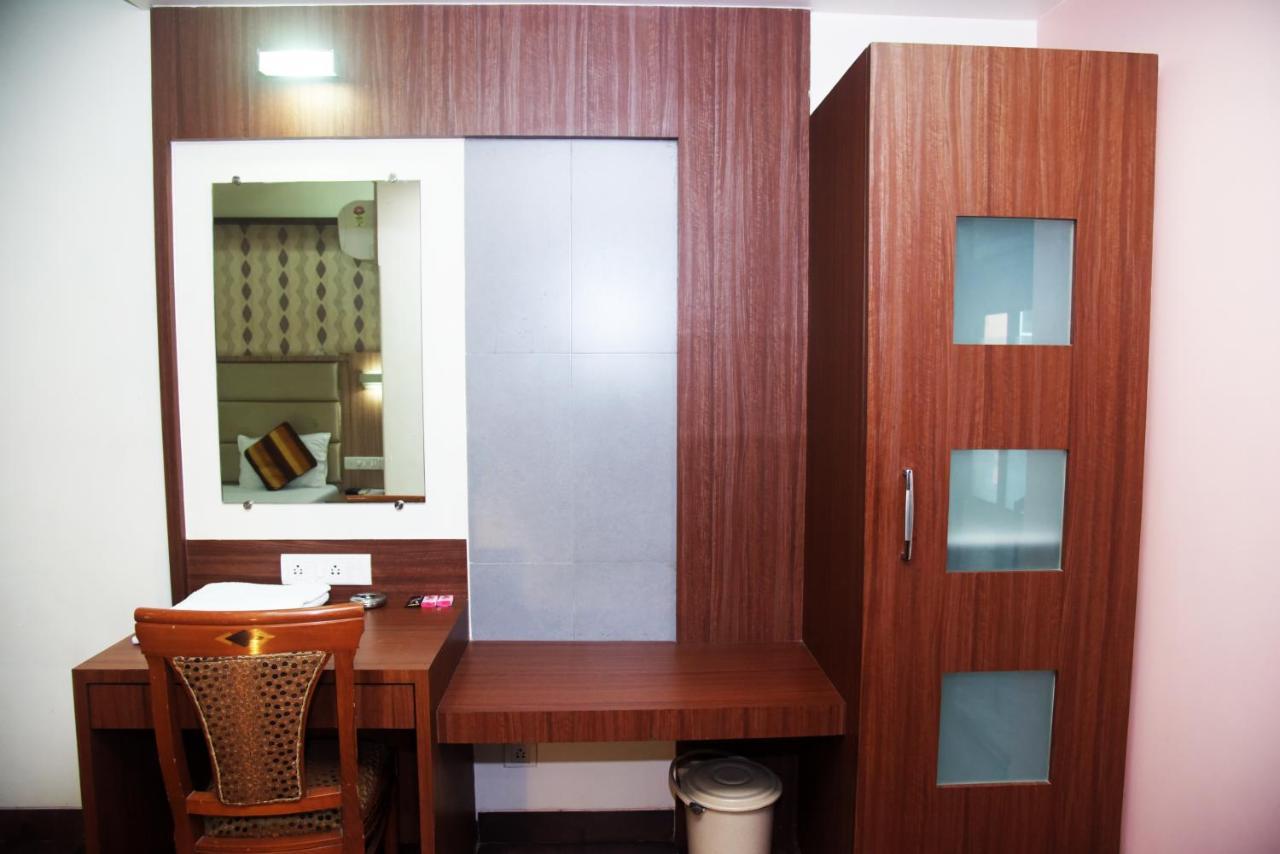 Hotel Indiana Inn Navi Mumbai Exterior photo